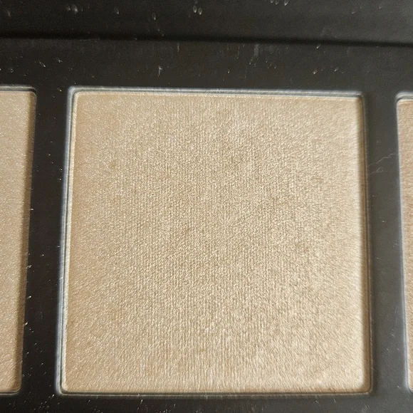 MAC HYPER REAL GLOW 3-PAN FACE & BODY PALETTE!